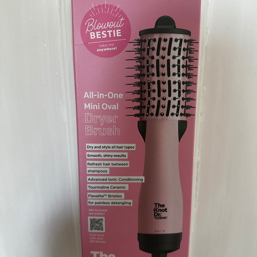 Brand New In Box The Knot Doctor Blow Out Brush
